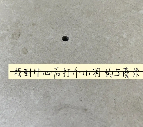 句容瓷砖空鼓维修公司专业解答在瓷砖铺贴过程中，如果砂料搅拌不均匀，将会带来以下问题